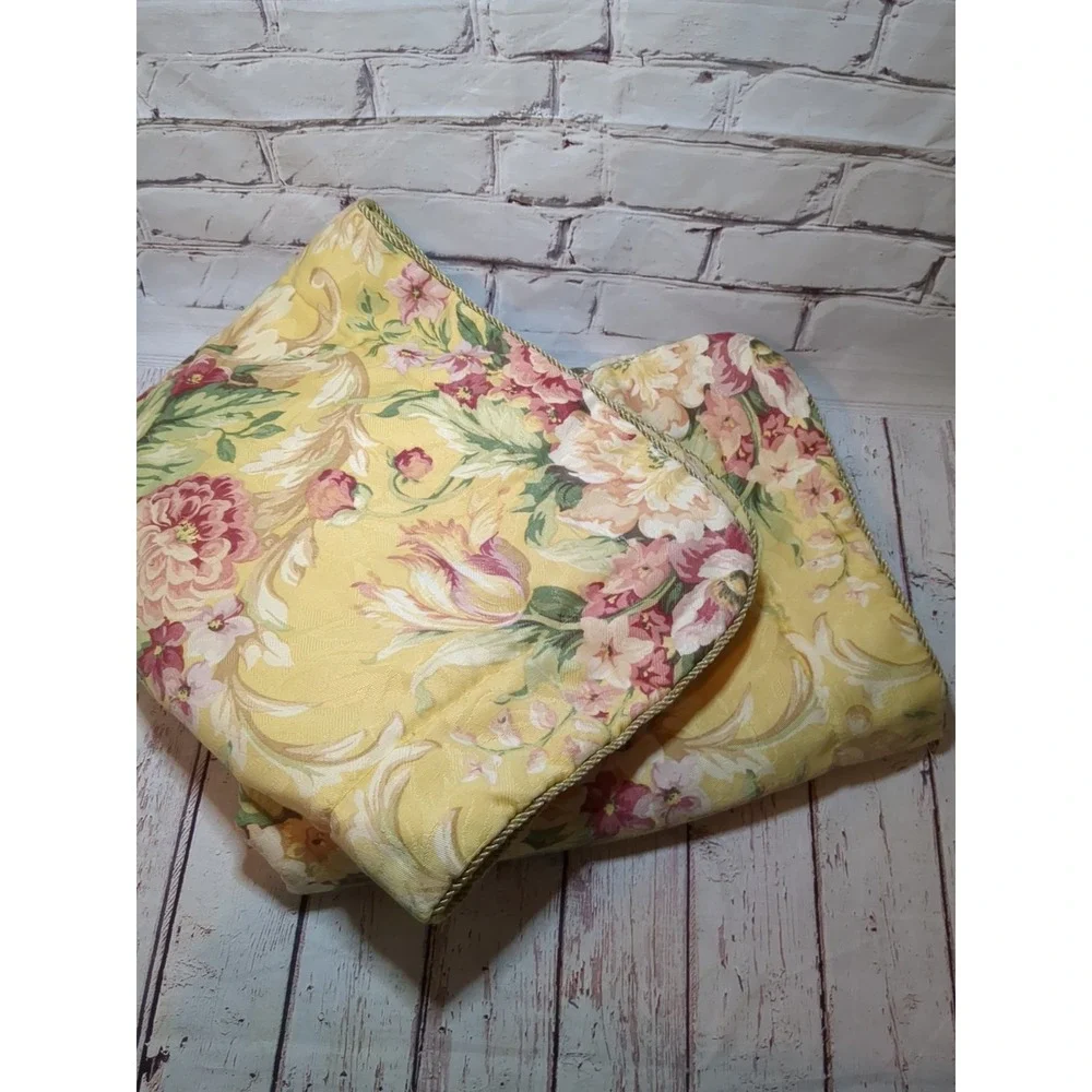 CROSCILL Pavilion‎ 2 King Pillow Shams Quilted Yellow Floral Cottage Core Shabby